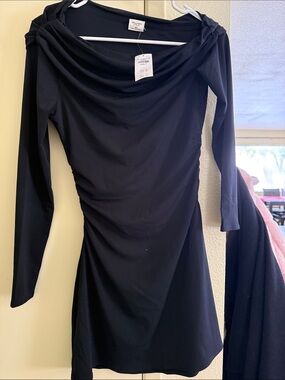 Abercrombie & Fitch Black Long-Sleeve Draped Neck Dress